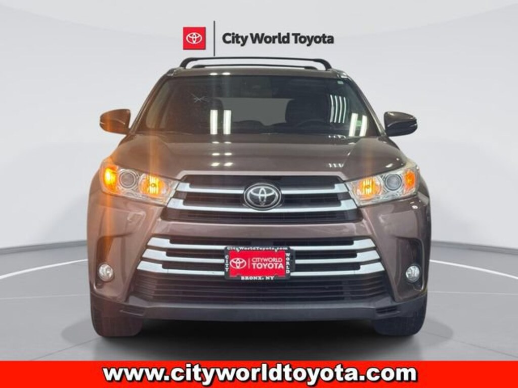 Used 2017 Toyota Highlander XLE Sport Utility