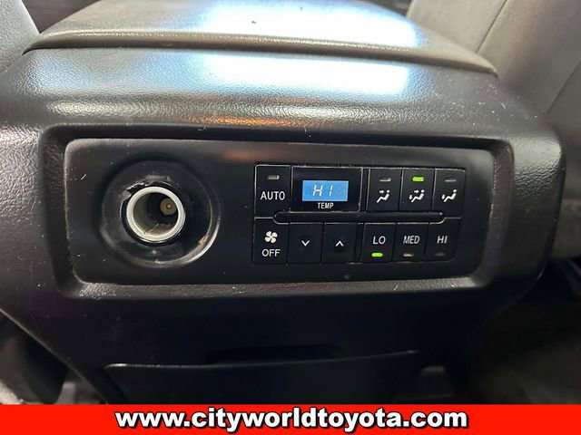 2018 Toyota Sequoia SR5 - Photo 16