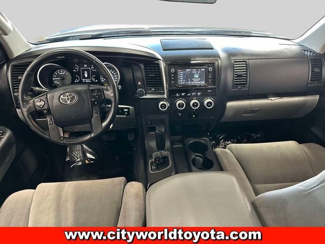 2018 Toyota Sequoia SR5 - Photo 17