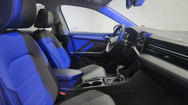2025 Volkswagen Jetta SE - Photo 22
