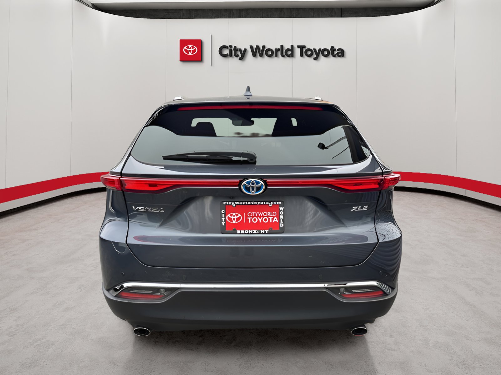 2024 Toyota Venza XLE photo 4