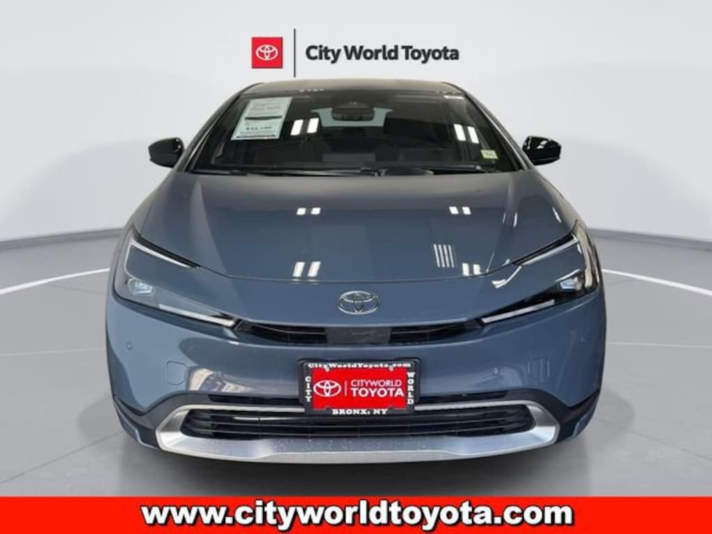 Used 2024 Toyota Prius Prime SE Hatchback