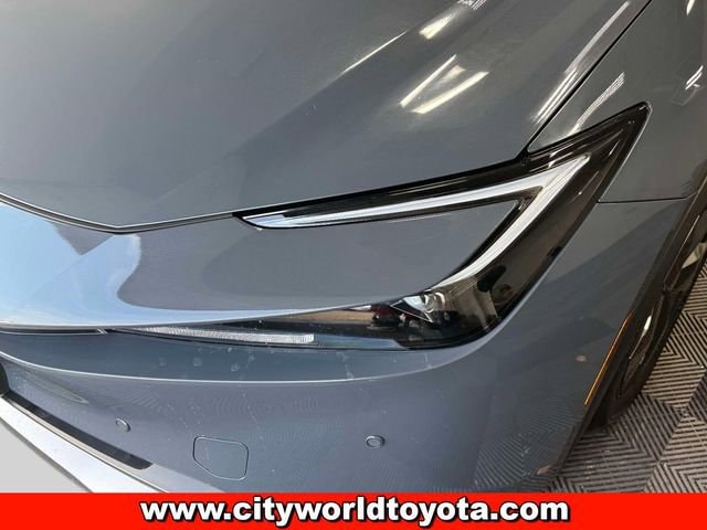 2024 Toyota Prius Prime SE - Photo 9