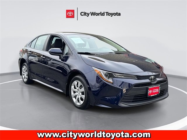 2024 Toyota Corolla LE's photo