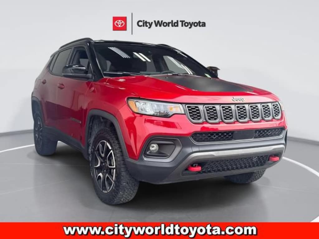 Used 2025 Jeep Compass Trailhawk Sport Utility