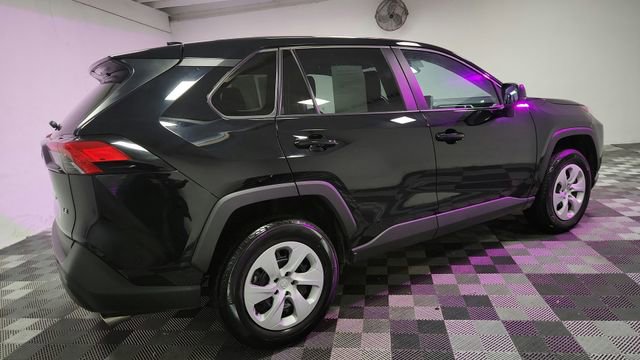 2025 Toyota RAV4 LE - Photo 7