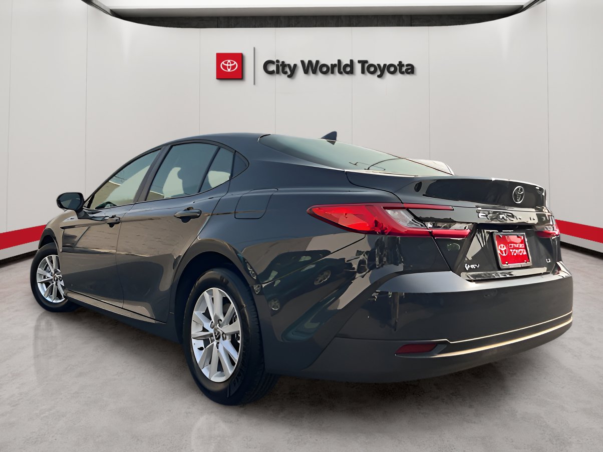 2025 Toyota Camry LE photo 3