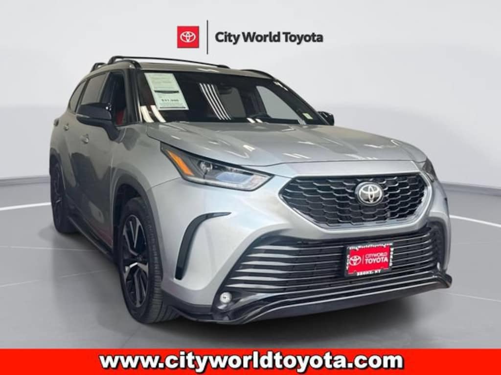 Used 2022 Toyota Highlander XSE Sport Utility