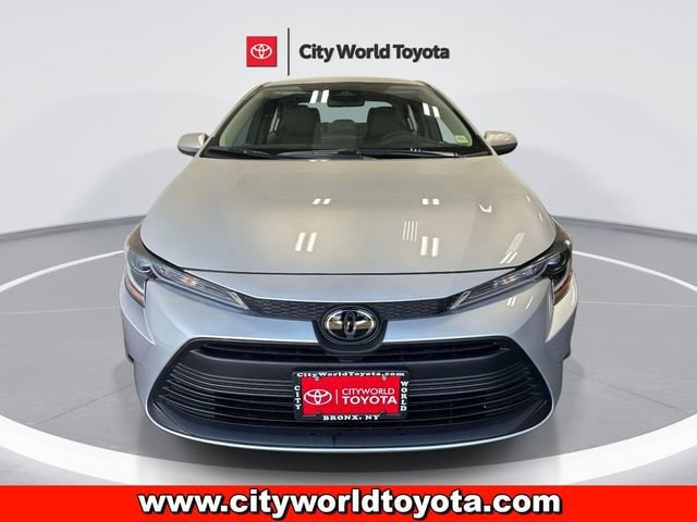 2026 Toyota Corolla LE - Photo 8