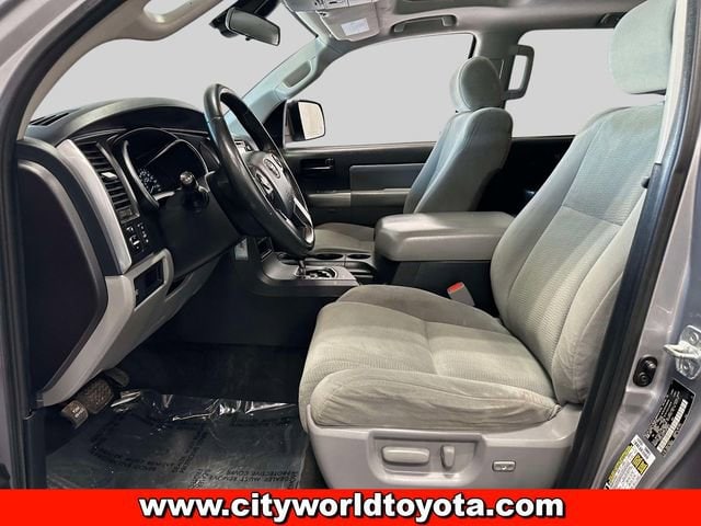2018 Toyota Sequoia SR5 - Photo 12