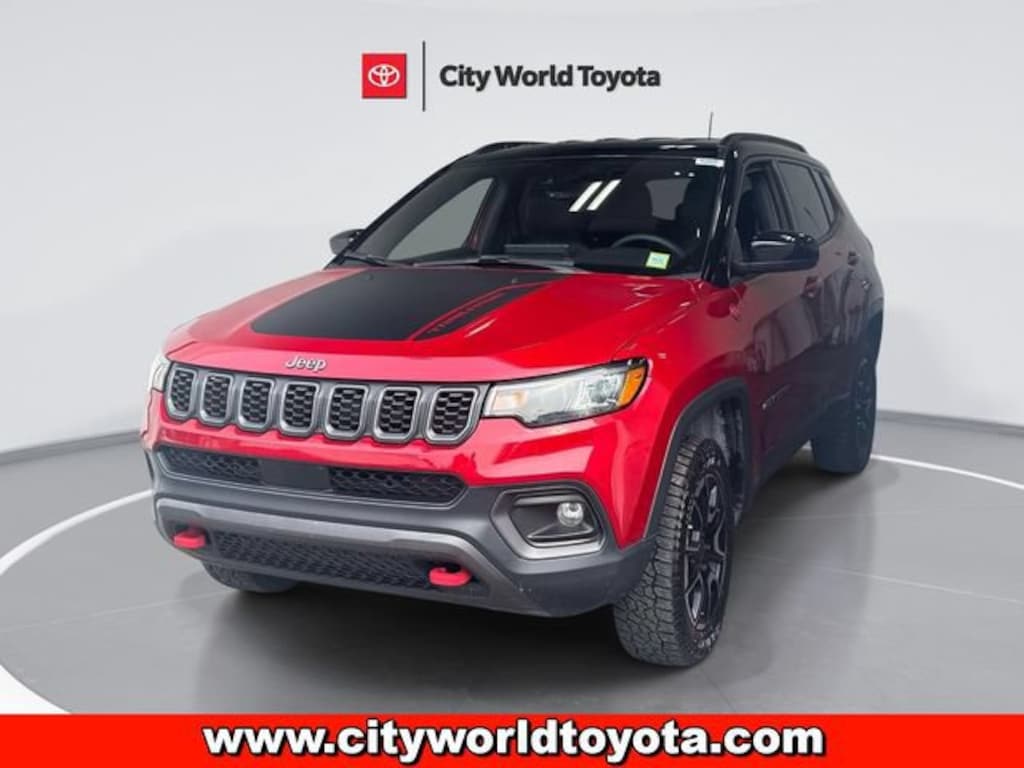 Used 2025 Jeep Compass Trailhawk Sport Utility
