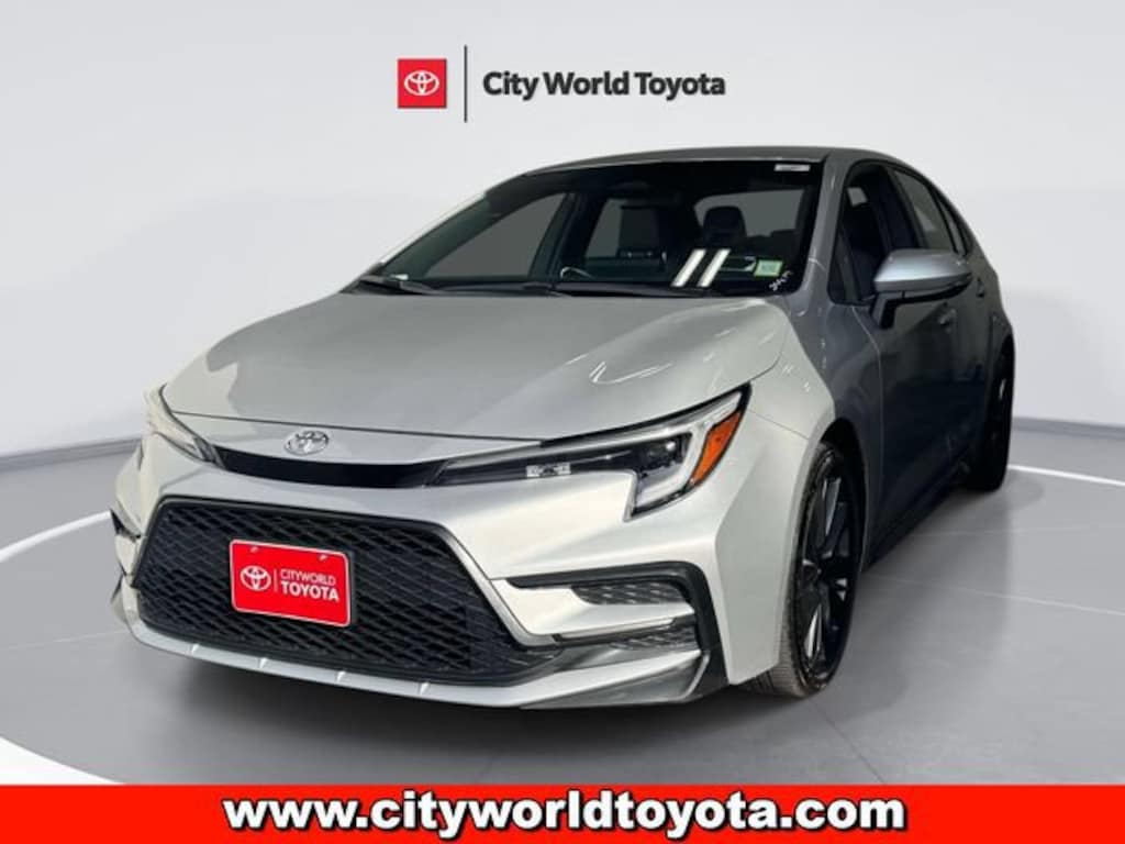 Used 2024 Toyota Corolla SE Sedan