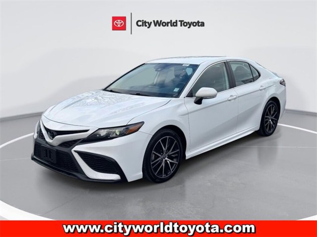 Used 2024 Toyota Camry SE Sedan