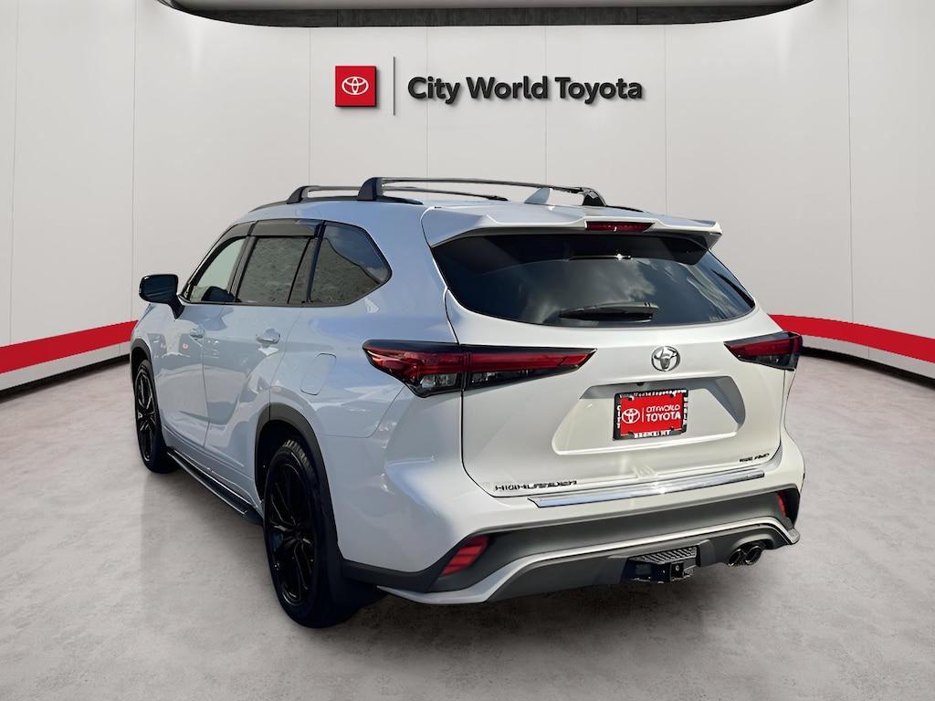 Used 2022 Toyota Highlander XSE Sport Utility