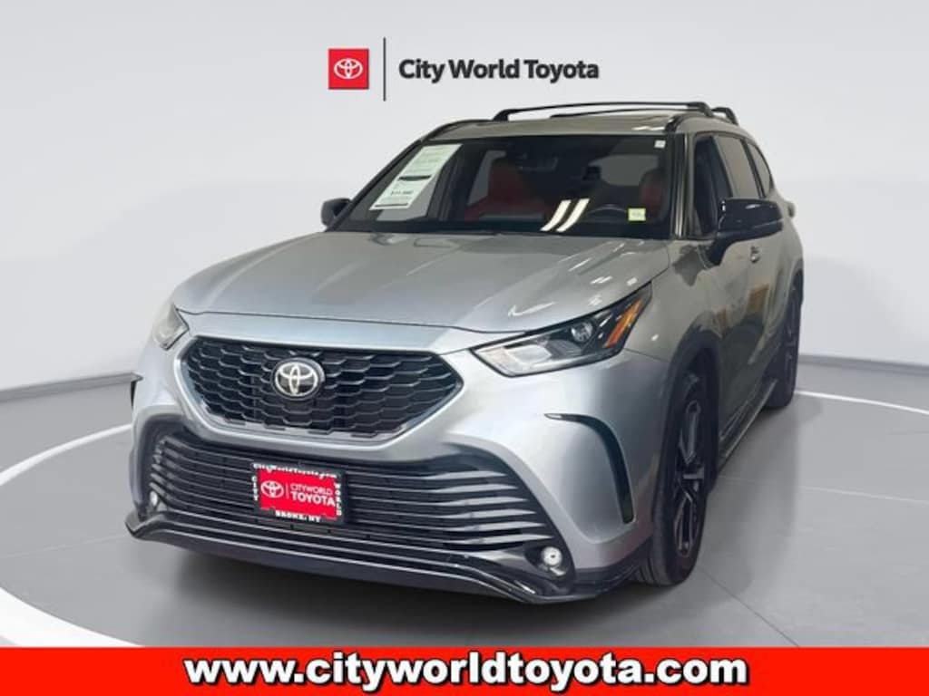 Used 2022 Toyota Highlander XSE Sport Utility