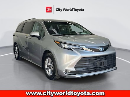 2024 Toyota Sienna XLE Passenger Van
