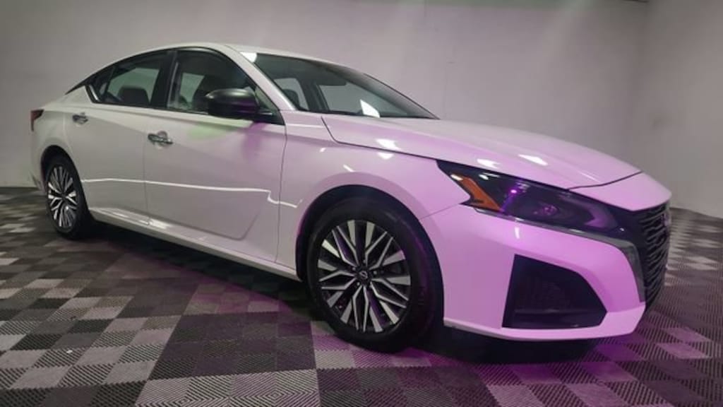 Used 2025 Nissan Altima 2.5 SV Sedan