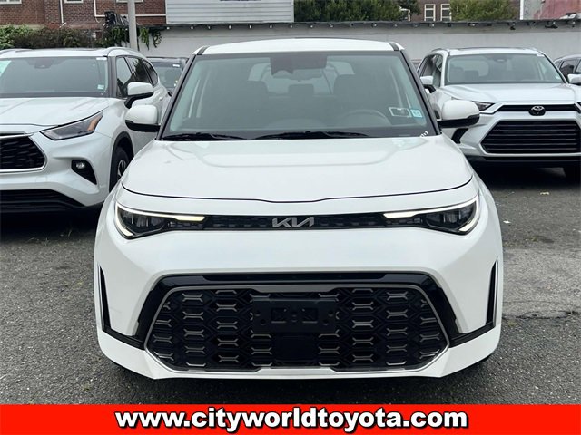 2023 Kia Soul GT-Line photo 2