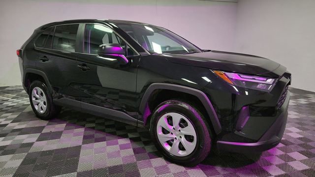 2025 Toyota RAV4 LE - Photo 25