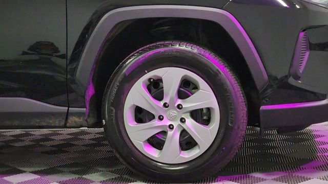 2025 Toyota RAV4 LE - Photo 22