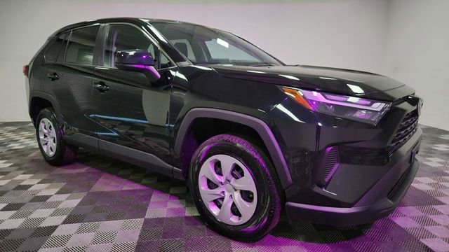 2024 Toyota RAV4 LE - Photo 25