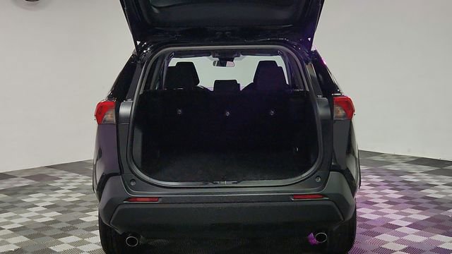 2024 Toyota RAV4 LE - Photo 19