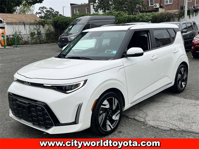 2023 Kia Soul GT-Line photo 3
