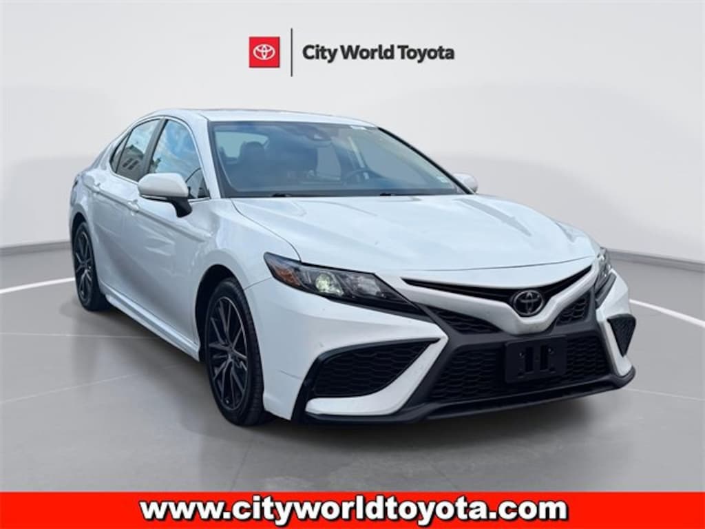 Used 2024 Toyota Camry SE Sedan