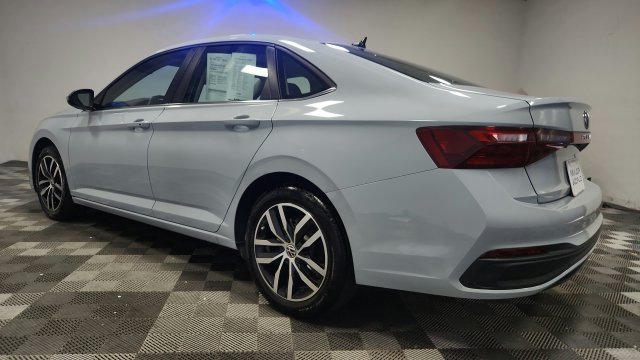 2025 Volkswagen Jetta SE - Photo 5