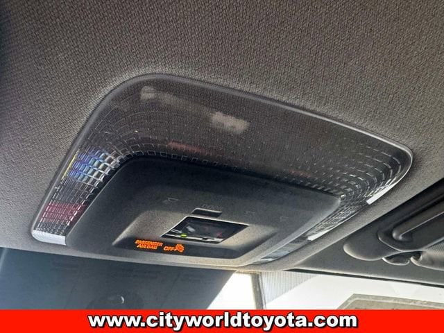 2024 Toyota Prius Prime SE - Photo 29