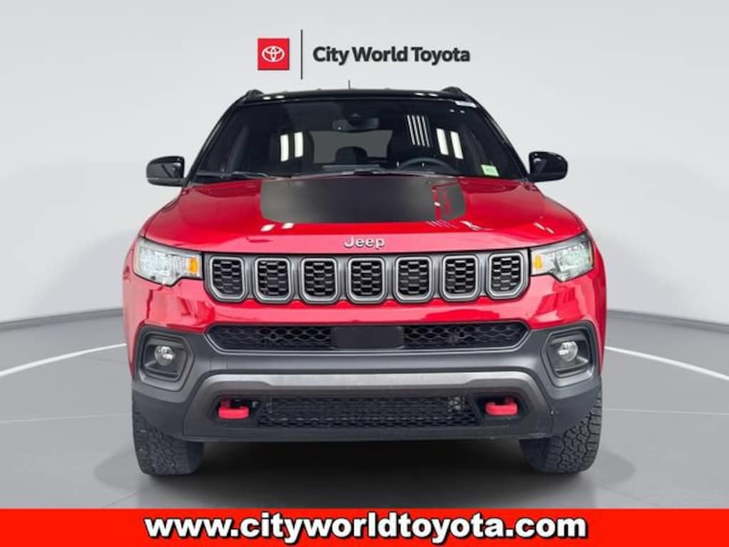 Used 2025 Jeep Compass Trailhawk Sport Utility