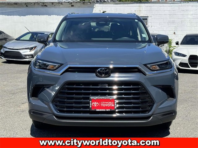 2024 Toyota Grand Highlander XLE photo 2