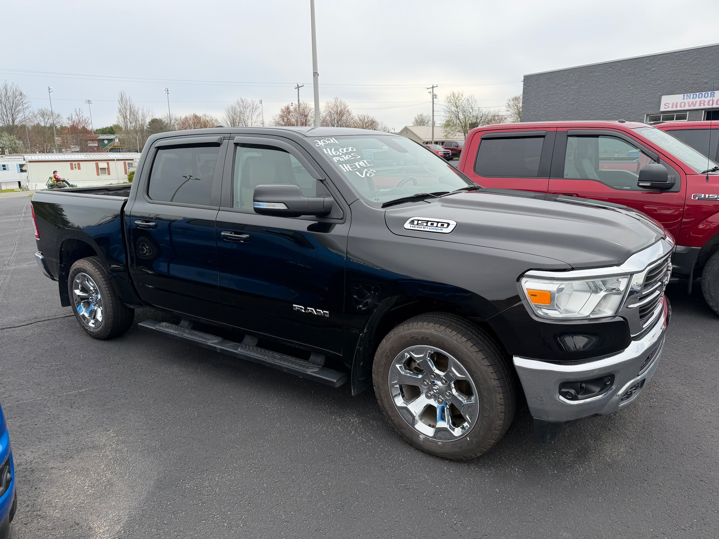 2021 RAM 1500 Big Horn/Lone Star 4x4 Crew Cab 5'7's photo