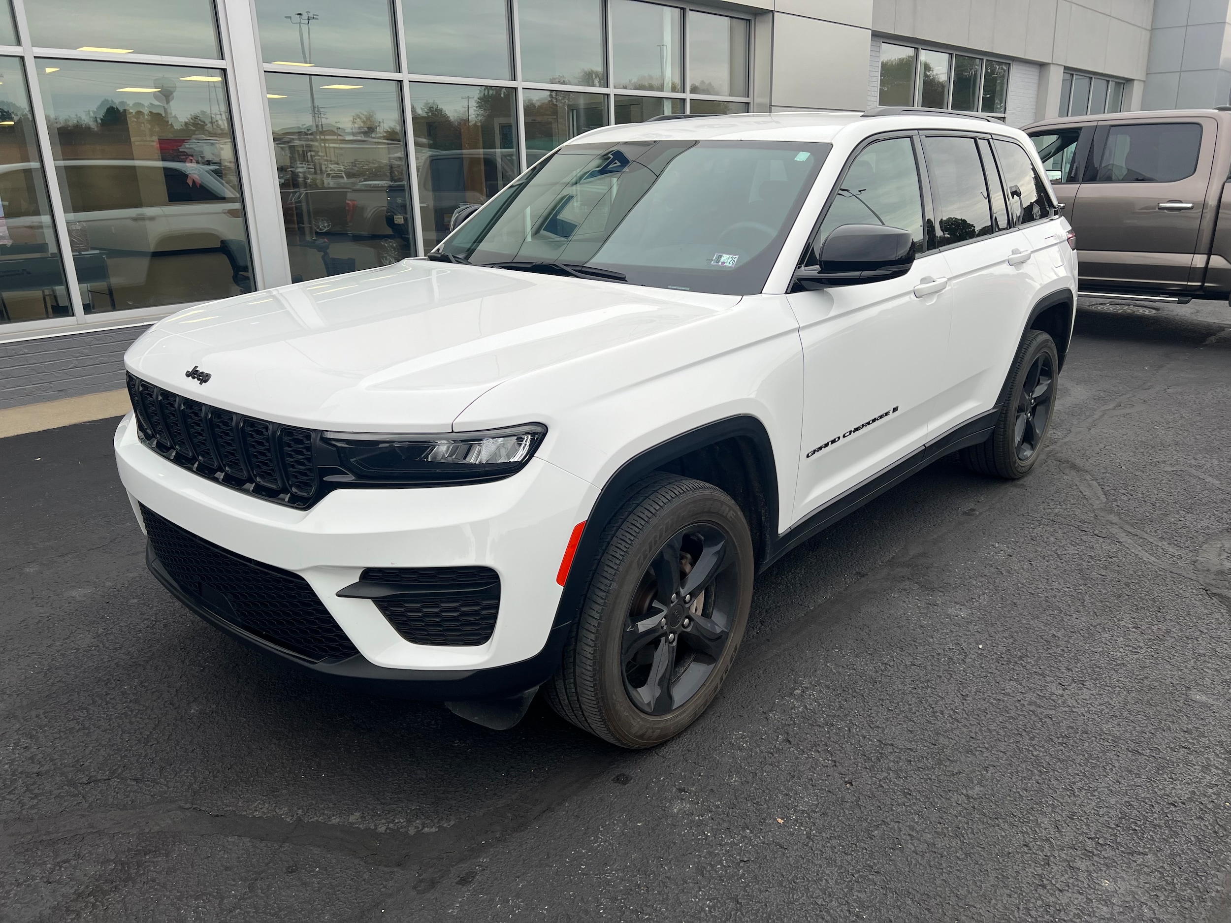 2023 Jeep Grand Cherokee Altitude's photo