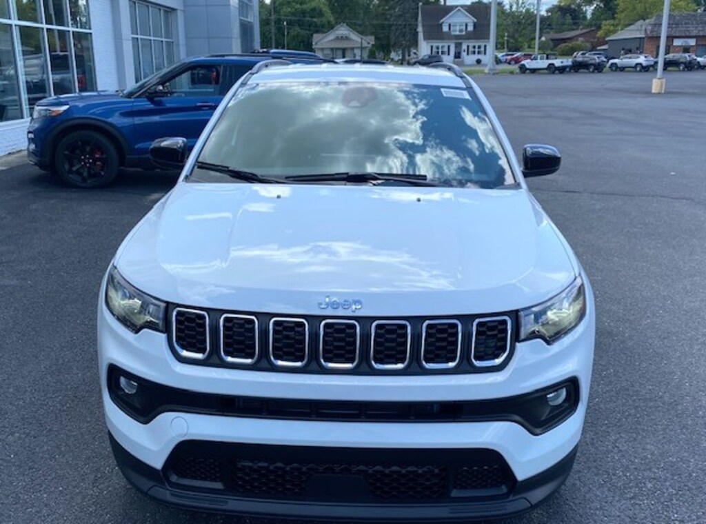 New 2024 Jeep Compass LATITUDE LUX 4X4 For Sale Clarion PA