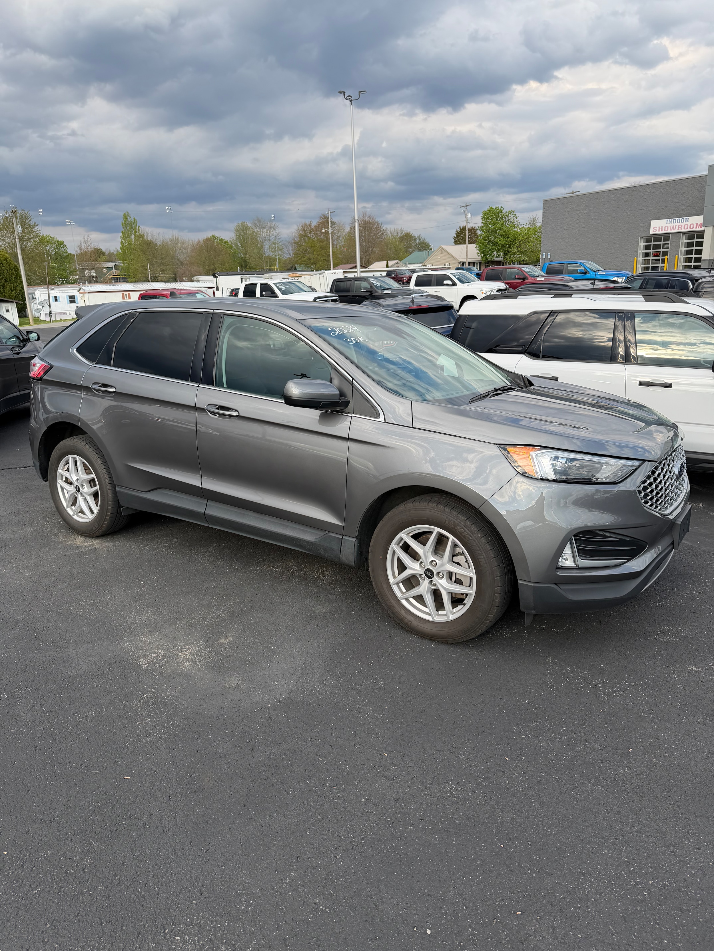 2024 Ford Edge SEL AWD's photo