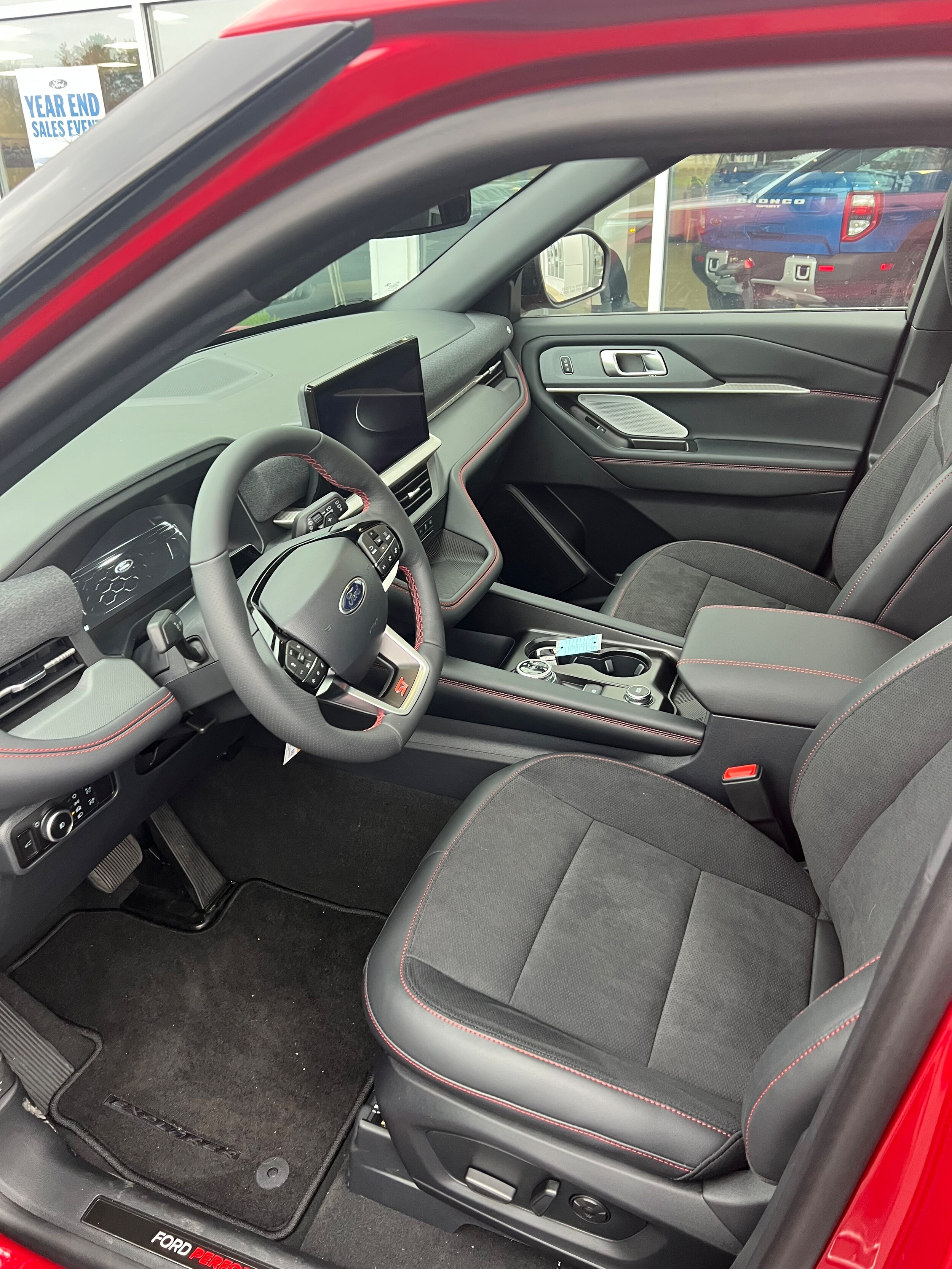 2026 Ford Explorer ST - Photo 7