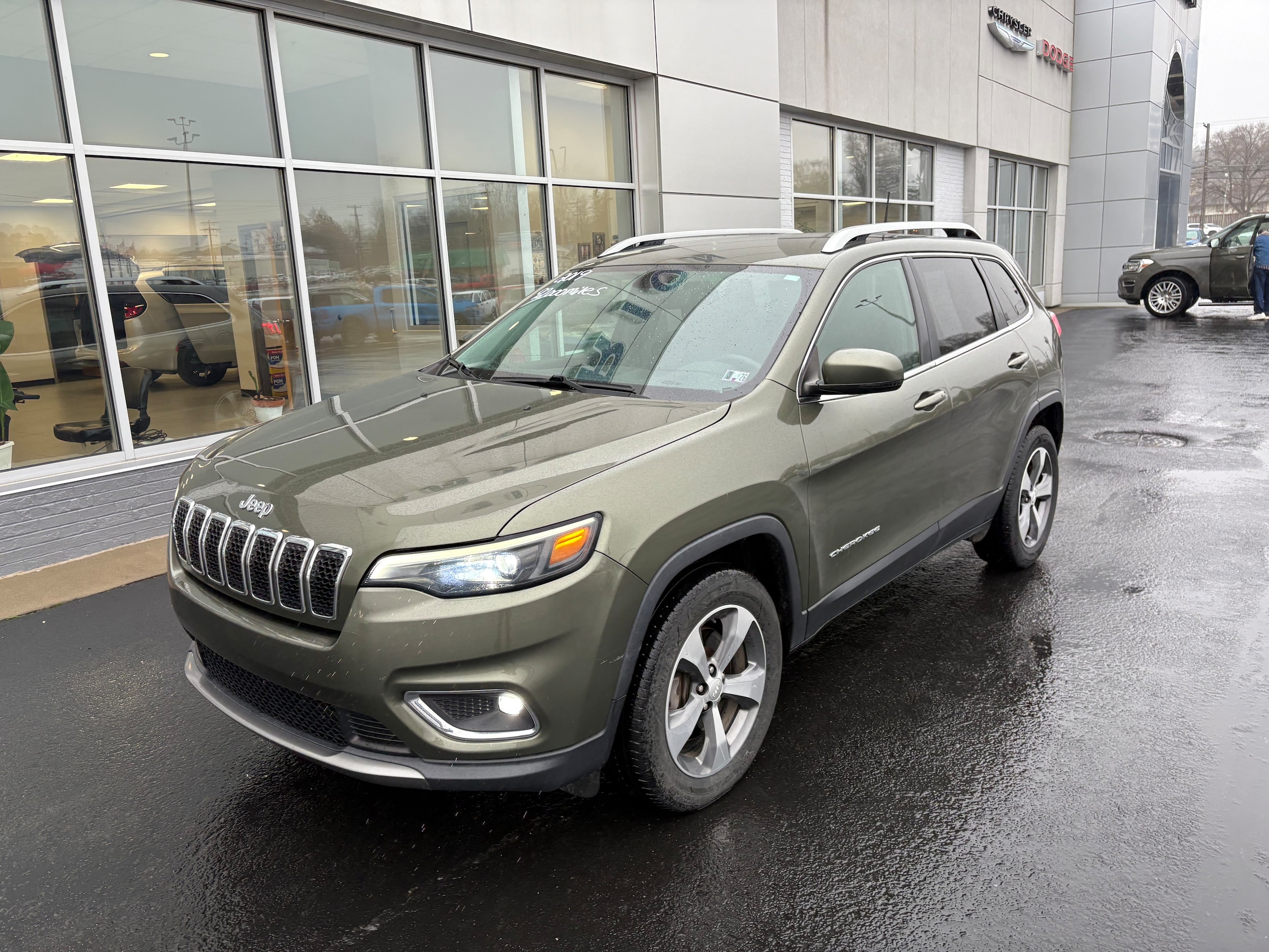 2019 Jeep Cherokee Limited's photo