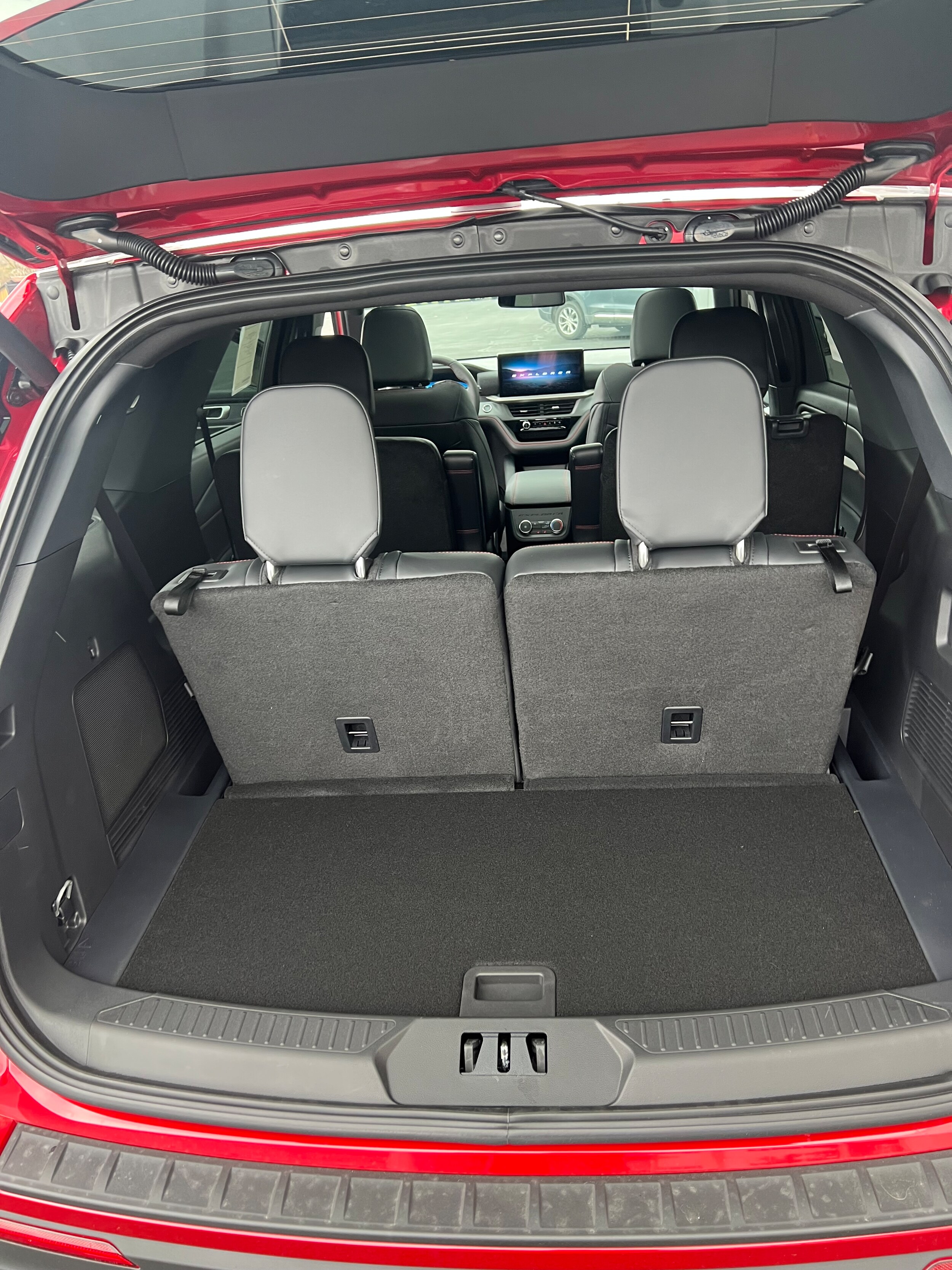 2026 Ford Explorer ST - Photo 5