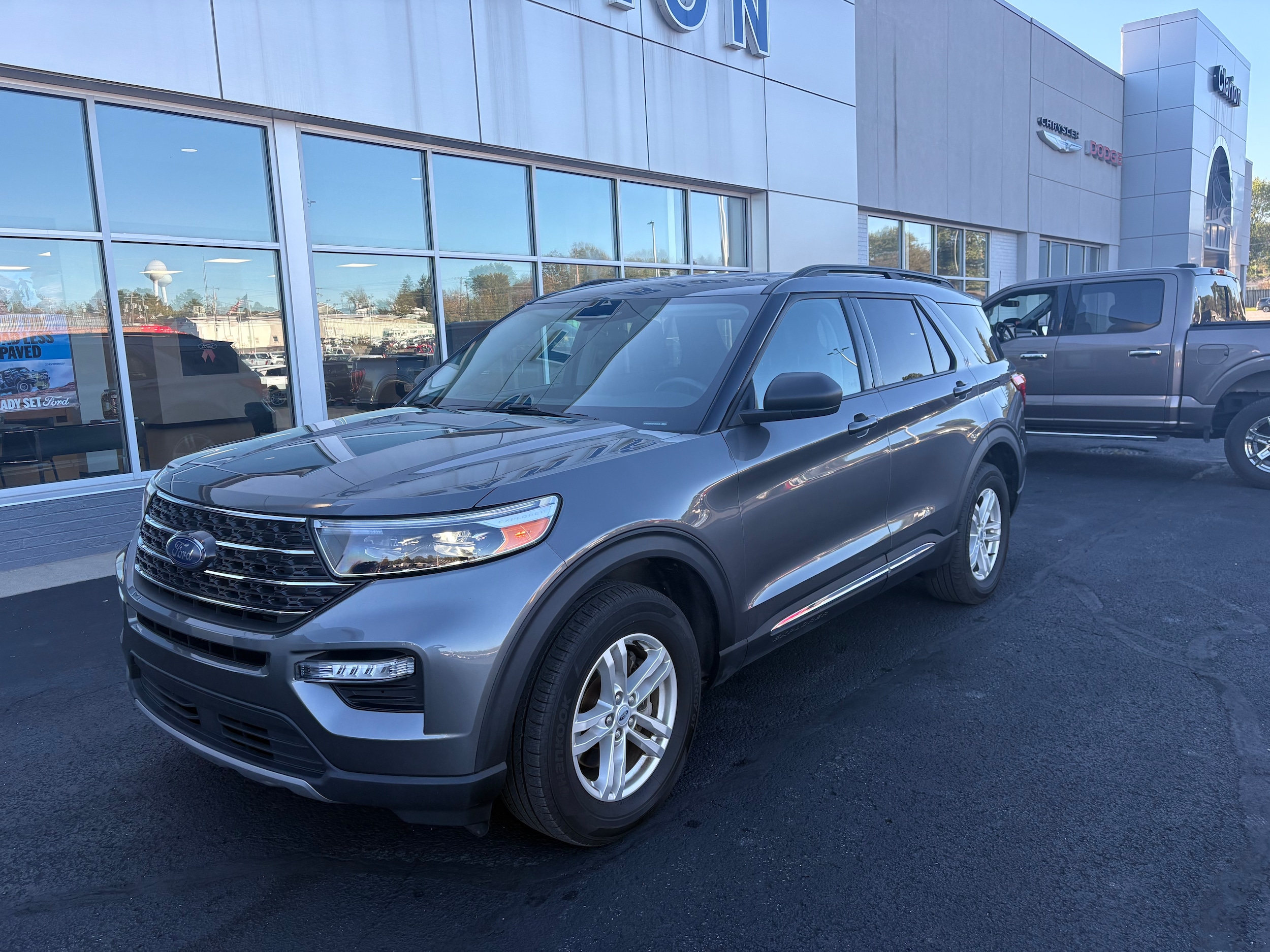 2023 Ford Explorer XLT's photo