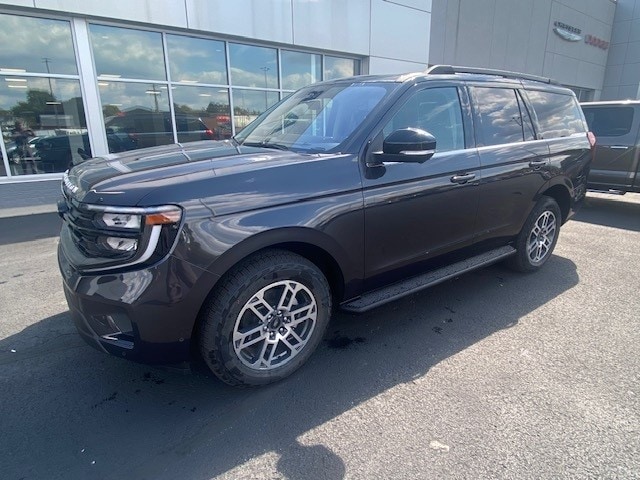 2025 Ford Expedition Active's photo