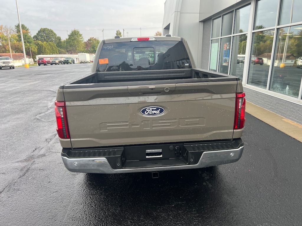 New 2025 Ford F-150 XLT XLT 4WD SuperCrew 5.5 Box