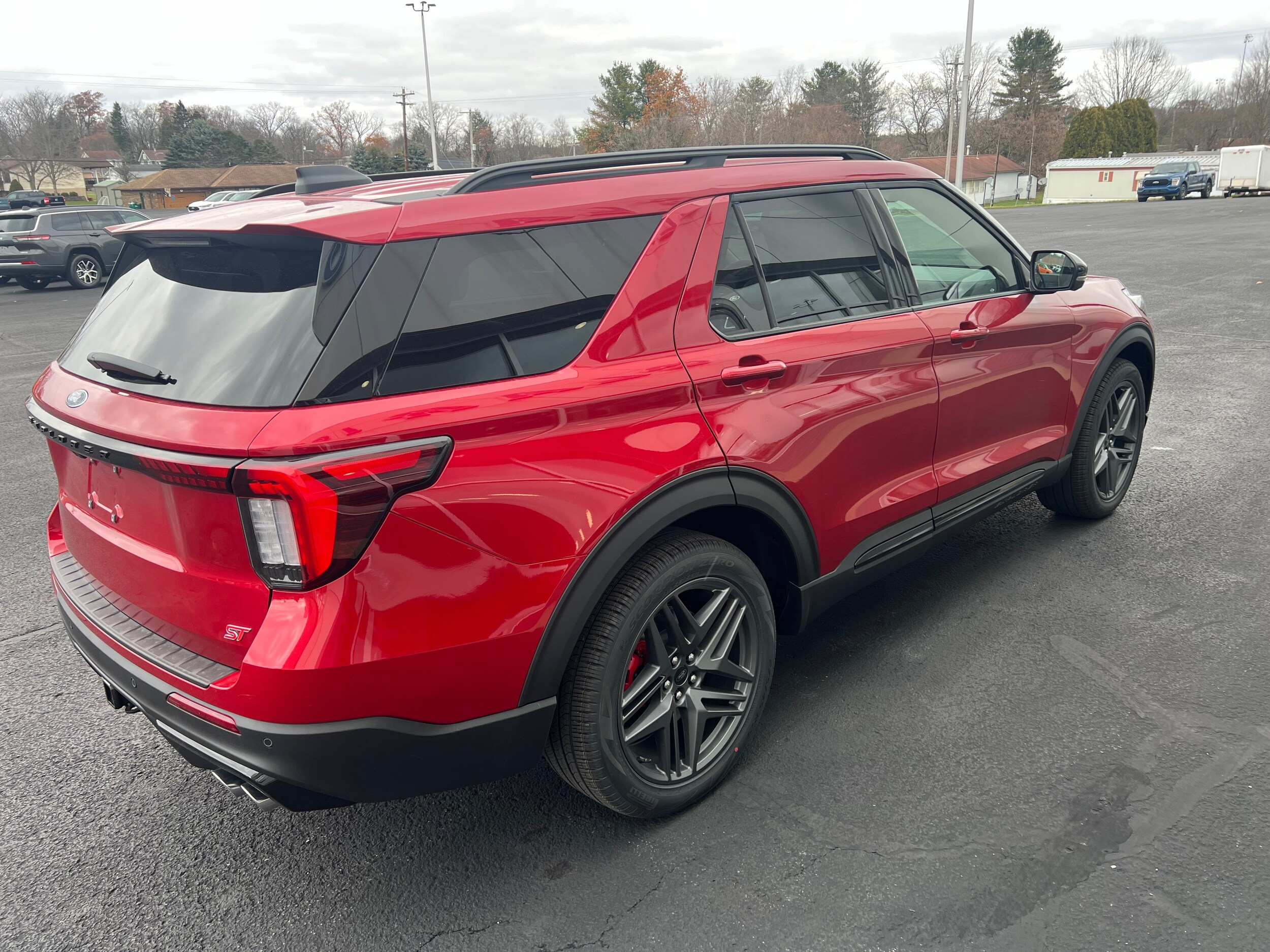 2026 Ford Explorer ST - Photo 6