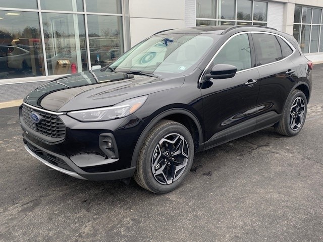 2026 Ford Escape Platinum's photo