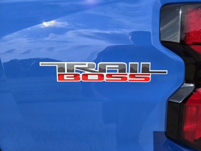 2025 Chevrolet Colorado Trail Boss photo 3