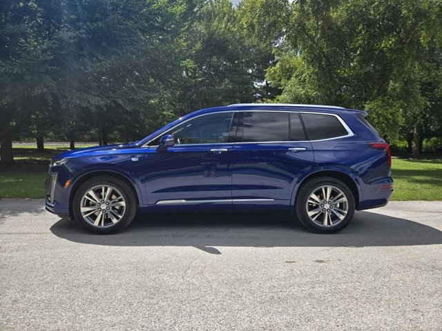 2025 Cadillac XT6 Premium Luxury photo 2