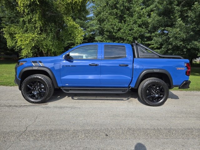 2025 Chevrolet Colorado Trail Boss photo 2