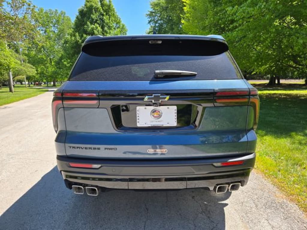 New 2026 Chevrolet Traverse LT SUV