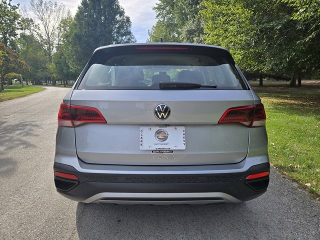 2022 Volkswagen Taos S photo 2