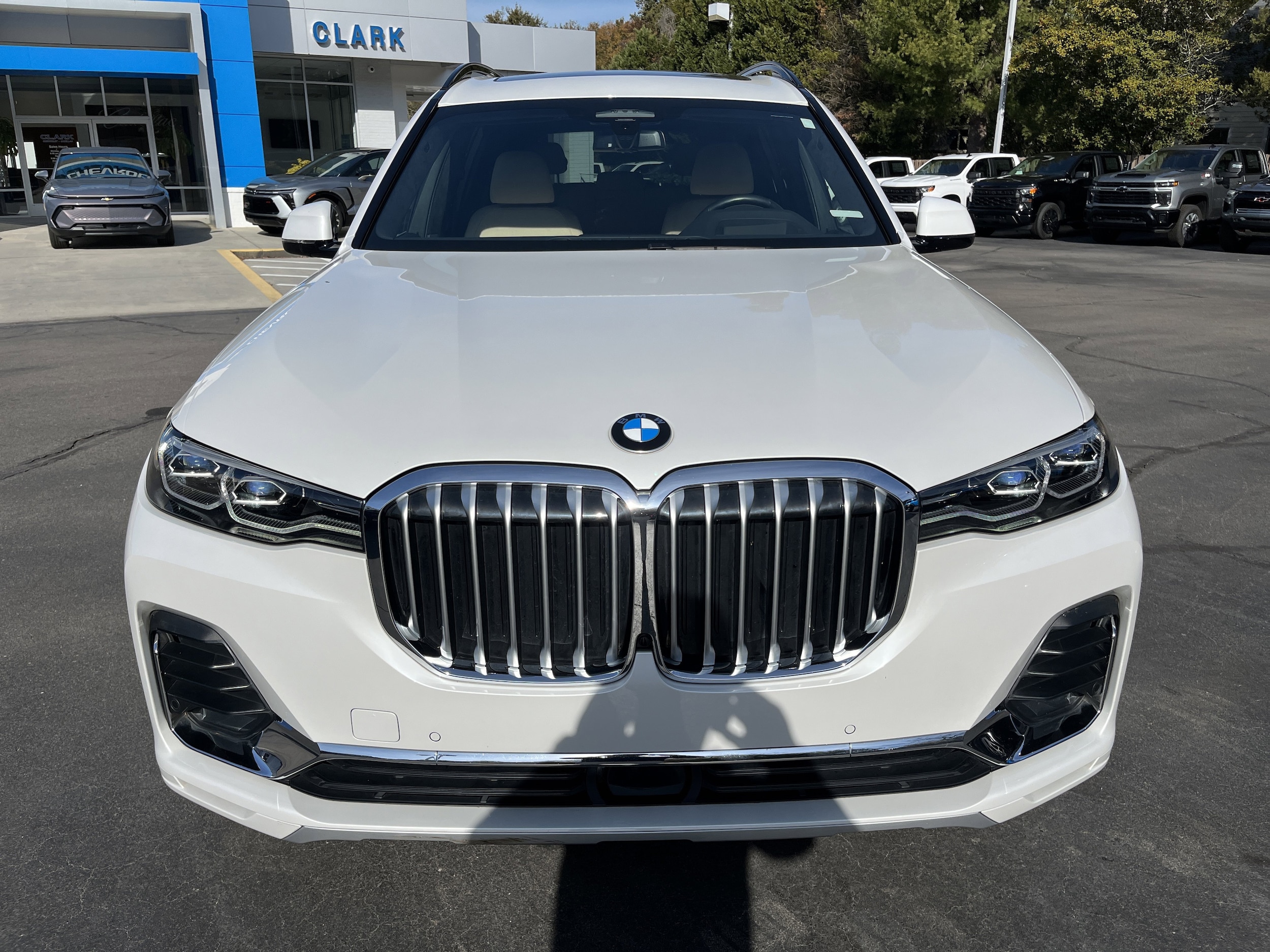 2022 BMW X7 40i's photo